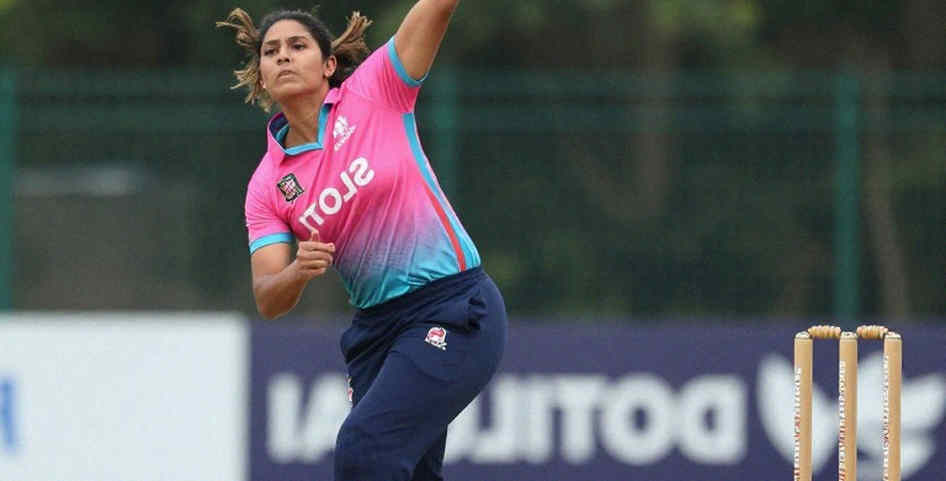 সাত বছরে একবার: সেই হারিয়ে যাওয়া ত্রিদেশীয় সিরিজ ফিরছে আবুধাবির মাঠে